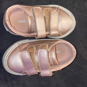 Nine West Baby Girl Size 5 Rose Gold
